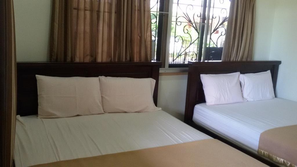 Vynn's @ Banda Kaba Holiday home *
